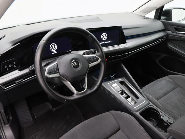 Volkswagen GOLF 1.5 eTSi 150 Pk Automaat Style | Panoramadak | Trekhaak | Camera | Ergo Active Stoelen | Winterpakket | Head-Up | 68.514 Km!!