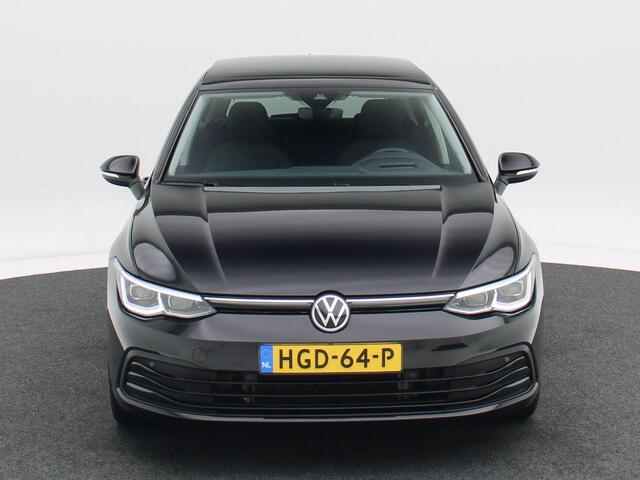 Volkswagen GOLF 1.5 eTSi 150 Pk Automaat Style | Panoramadak | Trekhaak | Camera | Ergo Active Stoelen | Winterpakket | Head-Up | 68.514 Km!!