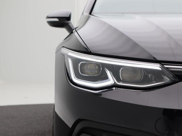 Volkswagen GOLF 1.5 eTSi 150 Pk Automaat Style | Panoramadak | Trekhaak | Camera | Ergo Active Stoelen | Winterpakket | Head-Up | 68.514 Km!!