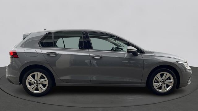 Volkswagen GOLF 1.0 TSI Life | Navigatie Discover Pro | Camera | All Season banden |