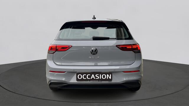 Volkswagen GOLF 1.0 TSI Life | Navigatie Discover Pro | Camera | All Season banden |