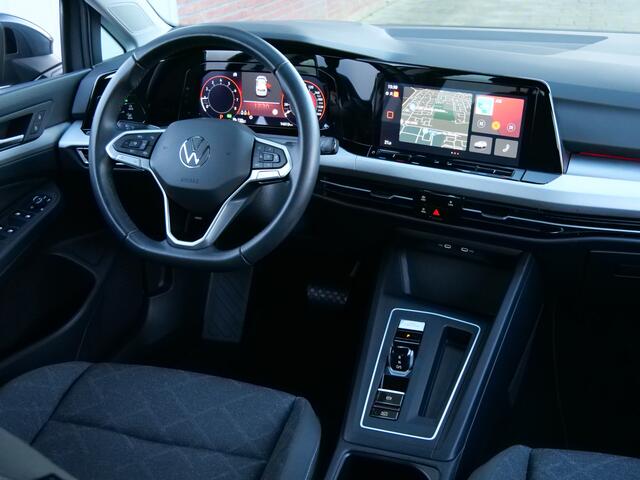 Volkswagen GOLF 1.0 eTSI Life Business 111 Pk Automaat Navigatie / Apple Carplay / DAB / Camera