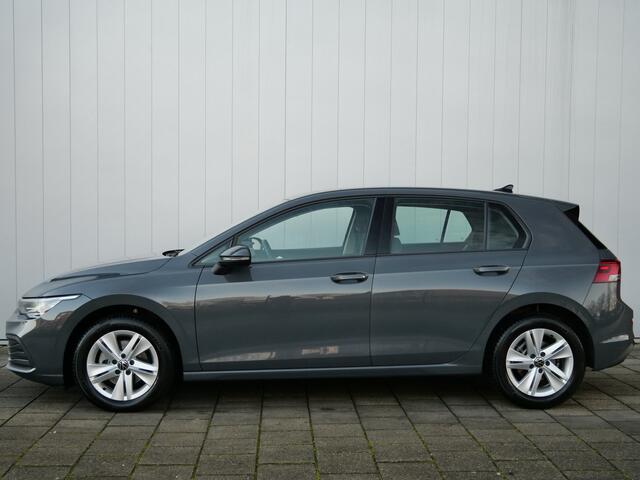 Volkswagen GOLF 1.0 eTSI Life Business 111 Pk Automaat Navigatie / Apple Carplay / DAB / Camera