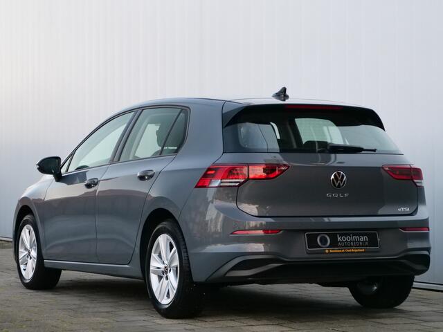 Volkswagen GOLF 1.0 eTSI Life Business 111 Pk Automaat Navigatie / Apple Carplay / DAB / Camera