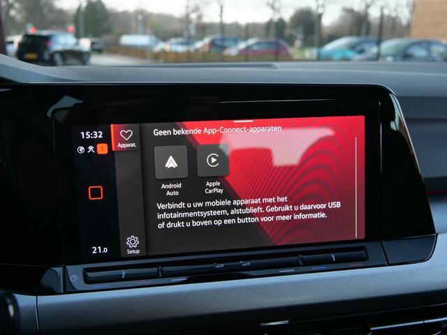 Volkswagen GOLF 1.0 eTSI Life Business 111 Pk Automaat Navigatie / Apple Carplay / DAB / Camera