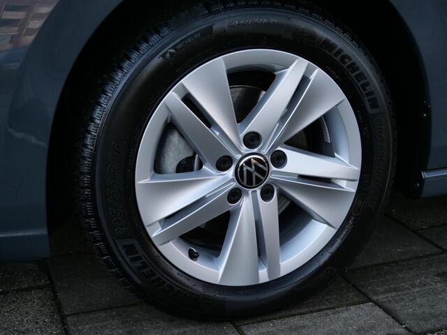 Volkswagen GOLF 1.0 eTSI Life Business 111 Pk Automaat Navigatie / Apple Carplay / DAB / Camera