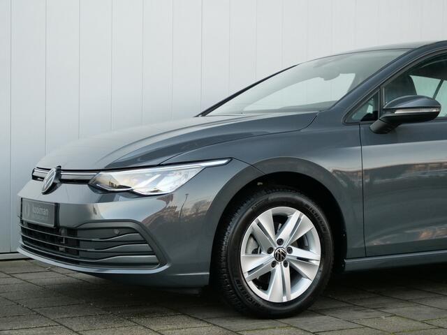 Volkswagen GOLF 1.0 eTSI Life Business 111 Pk Automaat Navigatie / Apple Carplay / DAB / Camera