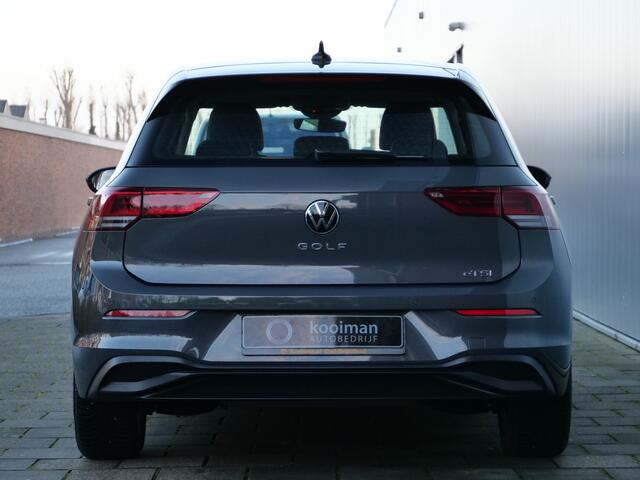 Volkswagen GOLF 1.0 eTSI Life Business 111 Pk Automaat Navigatie / Apple Carplay / DAB / Camera