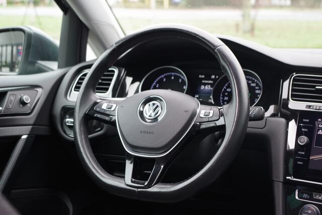 Volkswagen GOLF Variant 1.4 TSI Automaat Highline, Panoramadak, Trekhaak, Keyless, Stuur- & Stoelverwarming, Camera