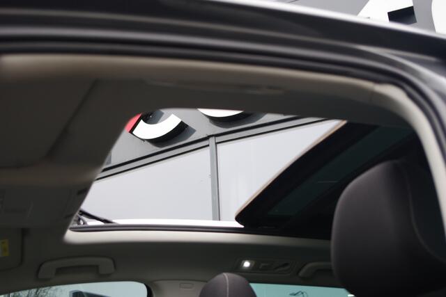 Volkswagen GOLF Variant 1.4 TSI Automaat Highline, Panoramadak, Trekhaak, Keyless, Stuur- & Stoelverwarming, Camera