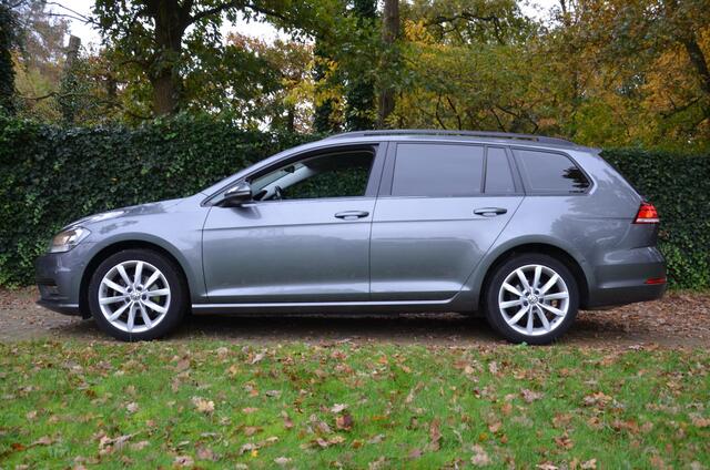Volkswagen GOLF Variant 1.4 TSI Highline Automaat/Digitaal-Dashbord/Ecc/Navi/Cr-Controle/Trekhaak-Wegklapbaar/Privacy-Glass/Pdc/Stoelverwarming/17-Inch/Camera