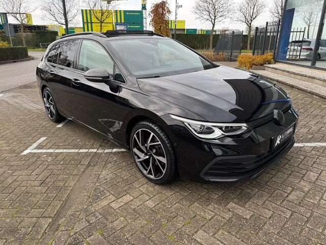 Volkswagen GOLF Variant 1.5 eTSI | DSG | Panodak | El. trekhaak | LMV 18"| ACC | LED | Mooi!