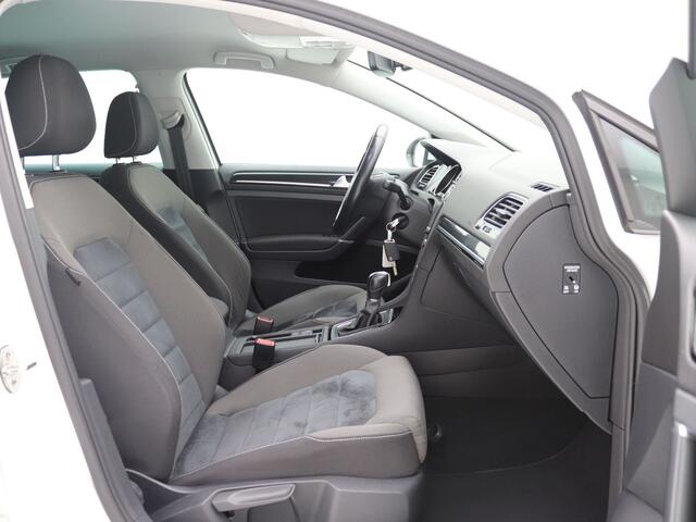 Volkswagen GOLF 1.4 TSI ACT Connected Series Camera / Carplay / Stoelverw.