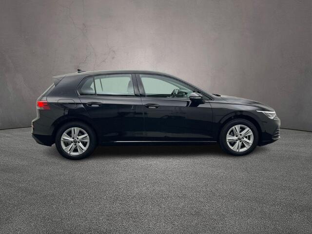 Volkswagen GOLF Style 1.5 eTSI 150pk DSG Automaat Adaptive cruise control, Navigatie, LED koplampen, Achteruitrijcamera, Stoelverwarming, App connect, Parkeersensoren