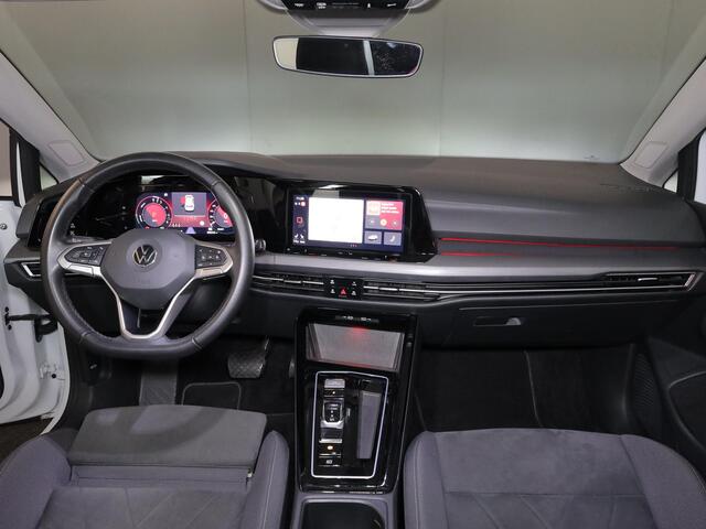 Volkswagen GOLF 1.4 eHybrid Style 204 pk Automaat (DSG) | Navigatie | Panoramadak | Parkeersensoren (Park assist) | Achteruitrijcamera | Stoelverwarming | Head-up display |