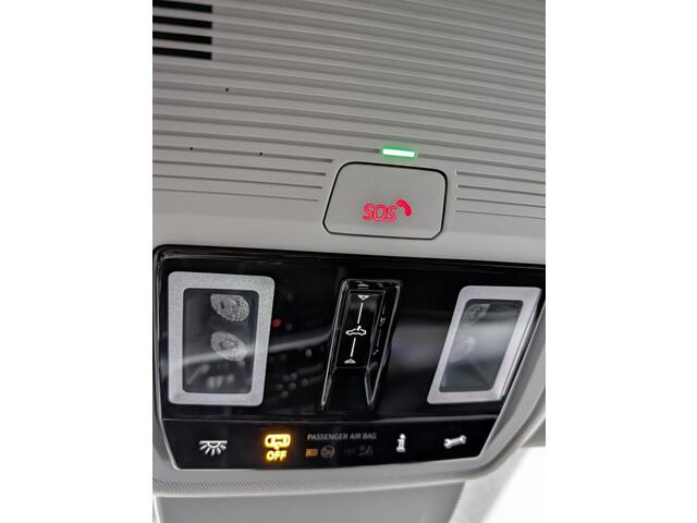 Volkswagen GOLF 1.5 eTSI R-Line |PANO|STOELVERWARMING