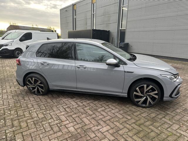 Volkswagen GOLF 1.5 eTSI R-Line Business