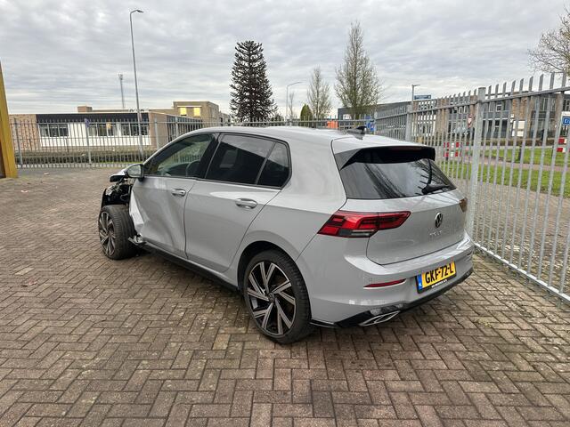 Volkswagen GOLF 1.5 eTSI R-Line Business