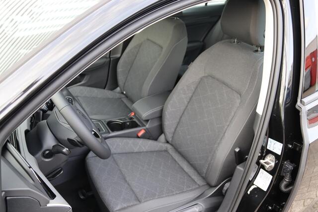 Volkswagen GOLF Variant Life 1.0 eTSI 81 kW / 110 pk Variant 7 versn. DSG