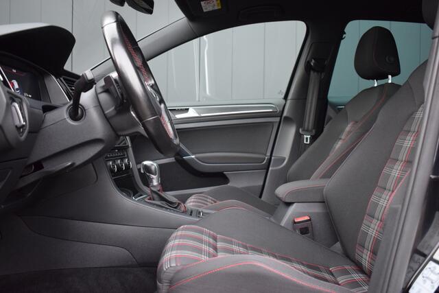 Volkswagen GOLF 2.0 TSI GTI 230pk Performance LED | Panoramadak | Carplay | Virtual | 19 Inch LMV | Volledig Onderhouden!!