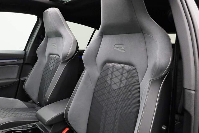 Volkswagen GOLF 1.5 eTSI 150 pk DSG R-Line Business+ | Panoramadak | Trekhaak | IQ Light | Stuur-/stoelverwarming | Achteruitrijcamera