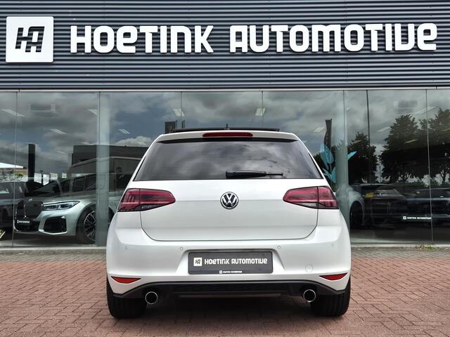 Volkswagen GOLF 1.2 TSI Connected Series | Pano | Cruise | Airco