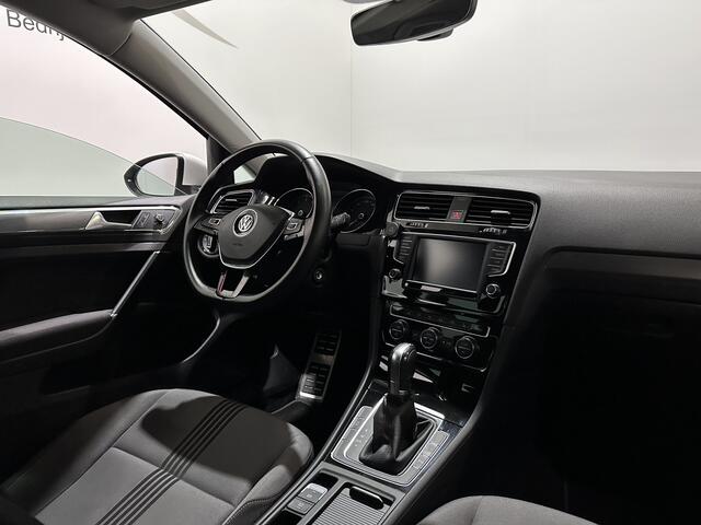 Volkswagen GOLF 1.2 TSI Connected Series - Navi / PDC / BT / Stoelverw.