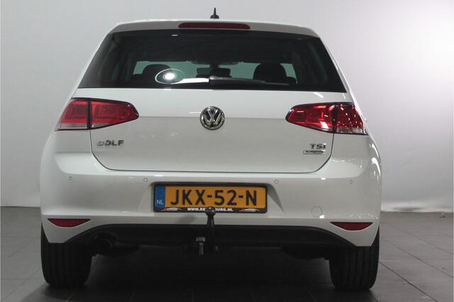 Volkswagen GOLF 1.2 TSI Connected Series - Navi / PDC / BT / Stoelverw.