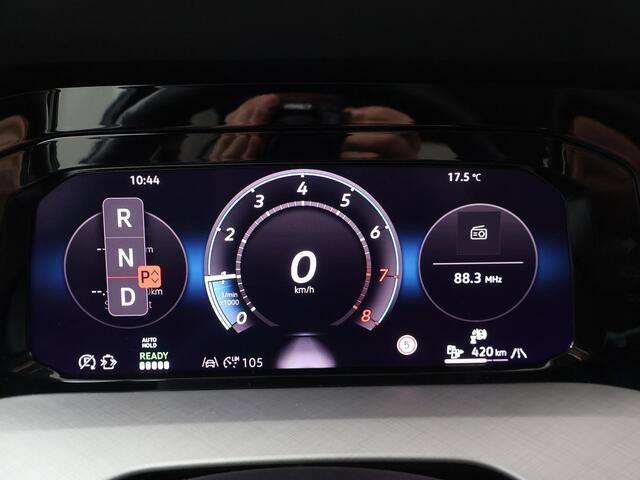 Volkswagen GOLF 1.5 eHybrid Life Edition | 204 PK | Automaat | Elektrische Panoramadak | Cruise control adaptief | Achteruitrij camera |