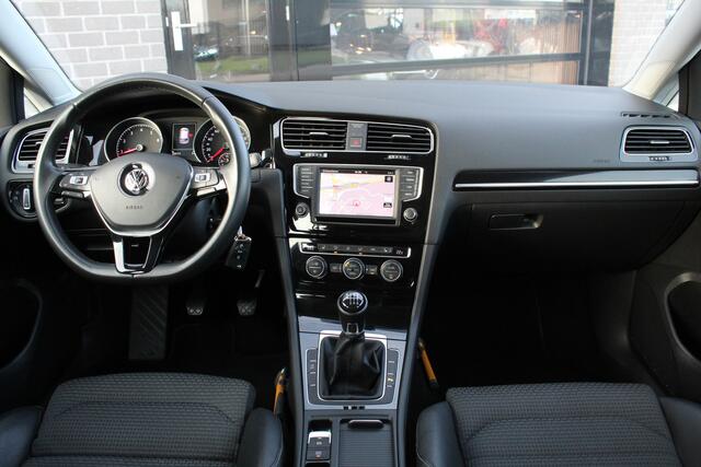 Volkswagen GOLF 1.2 TSI Connected Series / Carplay / Camera / N.A.P.