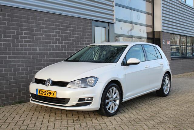 Volkswagen GOLF 1.2 TSI Connected Series / Carplay / Camera / N.A.P.