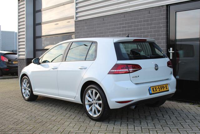 Volkswagen GOLF 1.2 TSI Connected Series / Carplay / Camera / N.A.P.