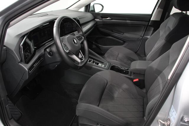 Volkswagen GOLF 1.5 eTSI 150pk DSG Style Navigatie Climate Control Camera Electrische stoel verstelling Led Dab Adaptive Cruise Control