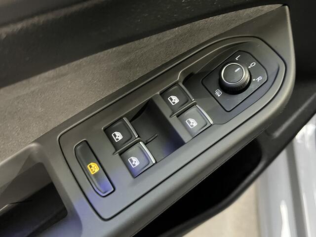 Volkswagen GOLF 1.5 eTSI Style / AUTOMAAT/ CAMERA/ PARK. SENSOREN/ MEMORY ERGO ACTIVE SEATS/ IQ. LIGHT/ STOEL-STUURVERWARM./ ADAPT. CRUISE/ APP CONNECT/ NAVI/ CLIMA/ DAB/ 17" LMV