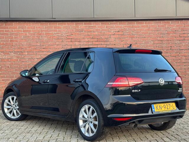 Volkswagen GOLF 1.2 TSI | NL-AUTO! | LEDER/STOF! | NAVI!