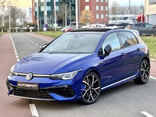 volkswagen-golf-pano-hud-drift-akra