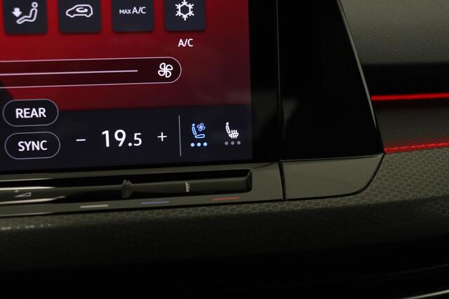 Volkswagen GOLF 2.0 TSI GTI Clubsport | LEDER PACK | IQ LIGHT | PANORAMADAK | STOELKOELING | 19"