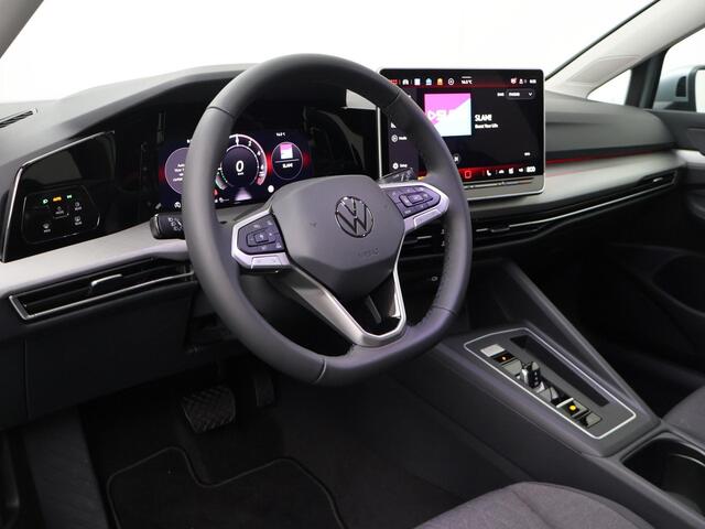 Volkswagen GOLF 8 Life Edition 1.5 eHybrid 150 kW / 204 PK DSG | Stoel- & stuurwielverwarming |