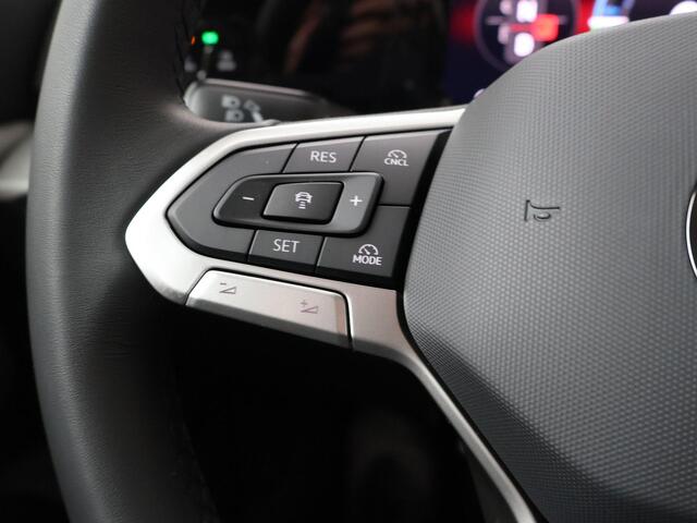 Volkswagen GOLF 8 Life Edition 1.5 eHybrid 150 kW / 204 PK DSG | Stoel- & stuurwielverwarming |