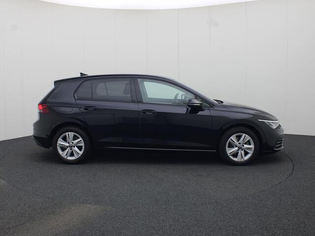 Volkswagen GOLF 1.0TSI/110PK Life · Apple/Android Car Play · Navigatie · Parkeersensoren · Garantie t/m 04-07-2027 of 100.000km