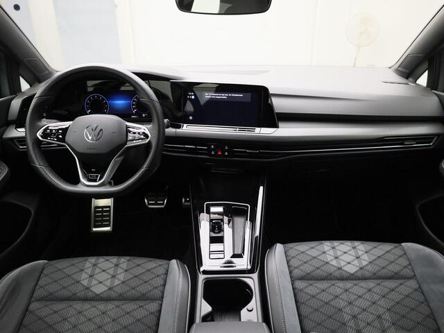 Volkswagen GOLF 1.5 eTSI 130pk DSG R-Line · Navigatie · Apple/Android Car Play · Camera + Parkeersensoren