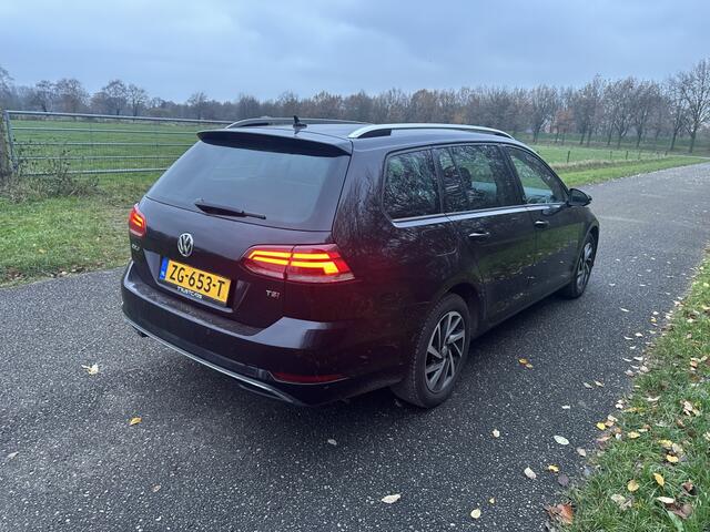 Volkswagen GOLF 1.5 TSI Highline