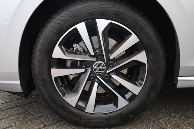 Volkswagen GOLF 1.0 eTSI Life 81KW/110PK DSG, afneembare trekhaak, Vier seizoenenbanden, privacy glas, navigatie, winterpakket stoelverwarming, pdc voor en achter, bi colour velgen, stuurwielverwarming, ACC, discover navigatie, carplay