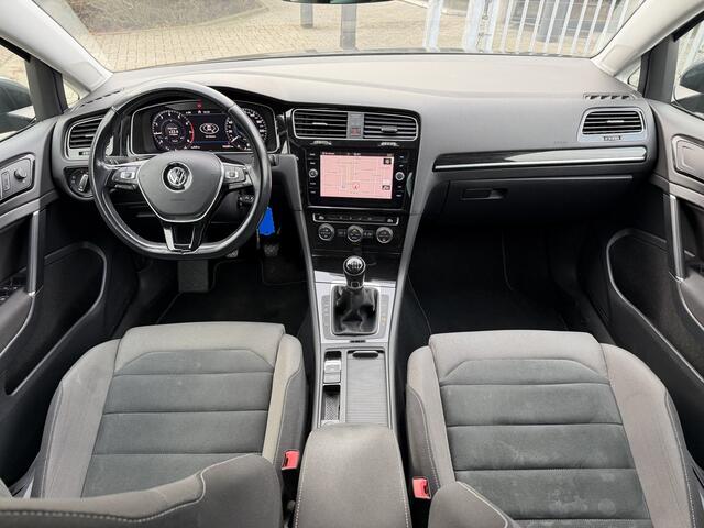 Volkswagen GOLF 1.5 TSI Highline Digitale display | Trekhaak | DAB | Carplay