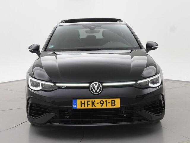Volkswagen GOLF R 2.0 TSI R 4MOTION 320 PK + AKRAPOVIC UITLAAT | PANORAMA | STOELVENTILATIE | HARMAN/KARDON | NAPPA LEDER