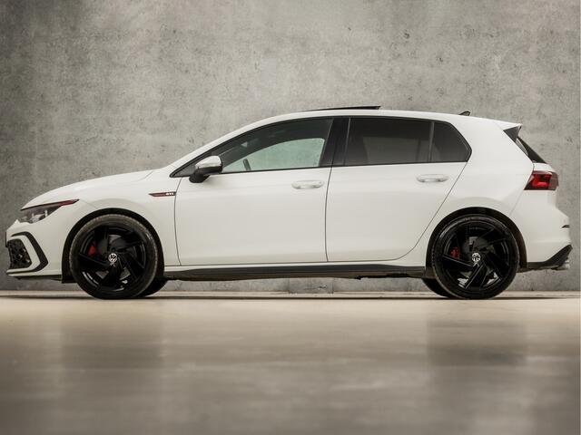 Volkswagen GOLF 2.0 TSI GTI 245Pk Automaat (SCHUIFDAK, APPLE CARPLAY, GROOT NAVI, DYNAMISCHE KNIPPERLICHTEN, SFEERVERLICHTING, STUUR/STOELVERWARMING, ALCANTARA, KEYLESS, MATRIX LED KOPLAMPEN, NIEUWSTAAT)