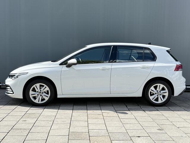 Volkswagen GOLF BWJ 2023 | 1.5TSI 131PK Life Bus AUTOMAAT | CLIMA | NAVI | PDC | CRUISE | CAMERA A | STOELVERW |