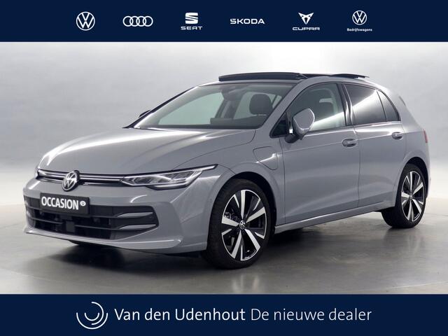 Volkswagen GOLF 1.5 eHybrid 204pk Life Edition DSG / Navigatie via App Connect / Stoel + Stuurverwarming / Panoramadak / Camera
