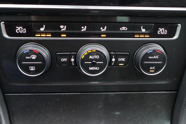 Volkswagen GOLF 1.4 TSI Highline Business R Camera, Climate control, Stoelverwarming