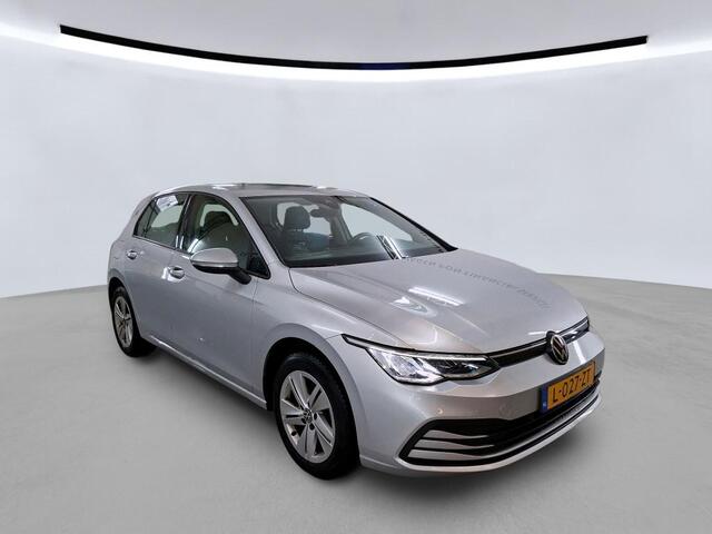 Volkswagen GOLF 1.0 TSI Life / CAMERA/ PARK. SENSOREN/ DIGITAL DASHBOARD/ ADAPT. CRUISE/ NAVI/ CLIMA